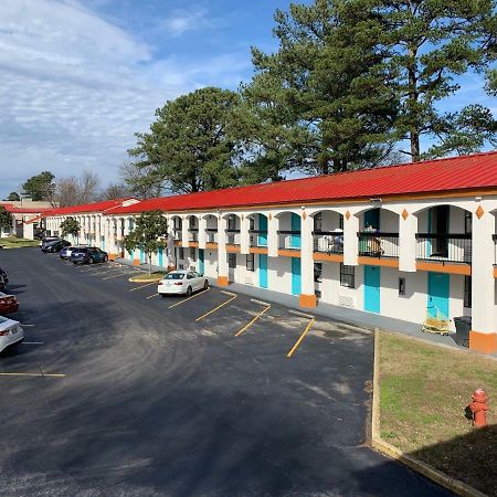 Howard Johnson By Wyndham Atlanta College Park Exterior foto